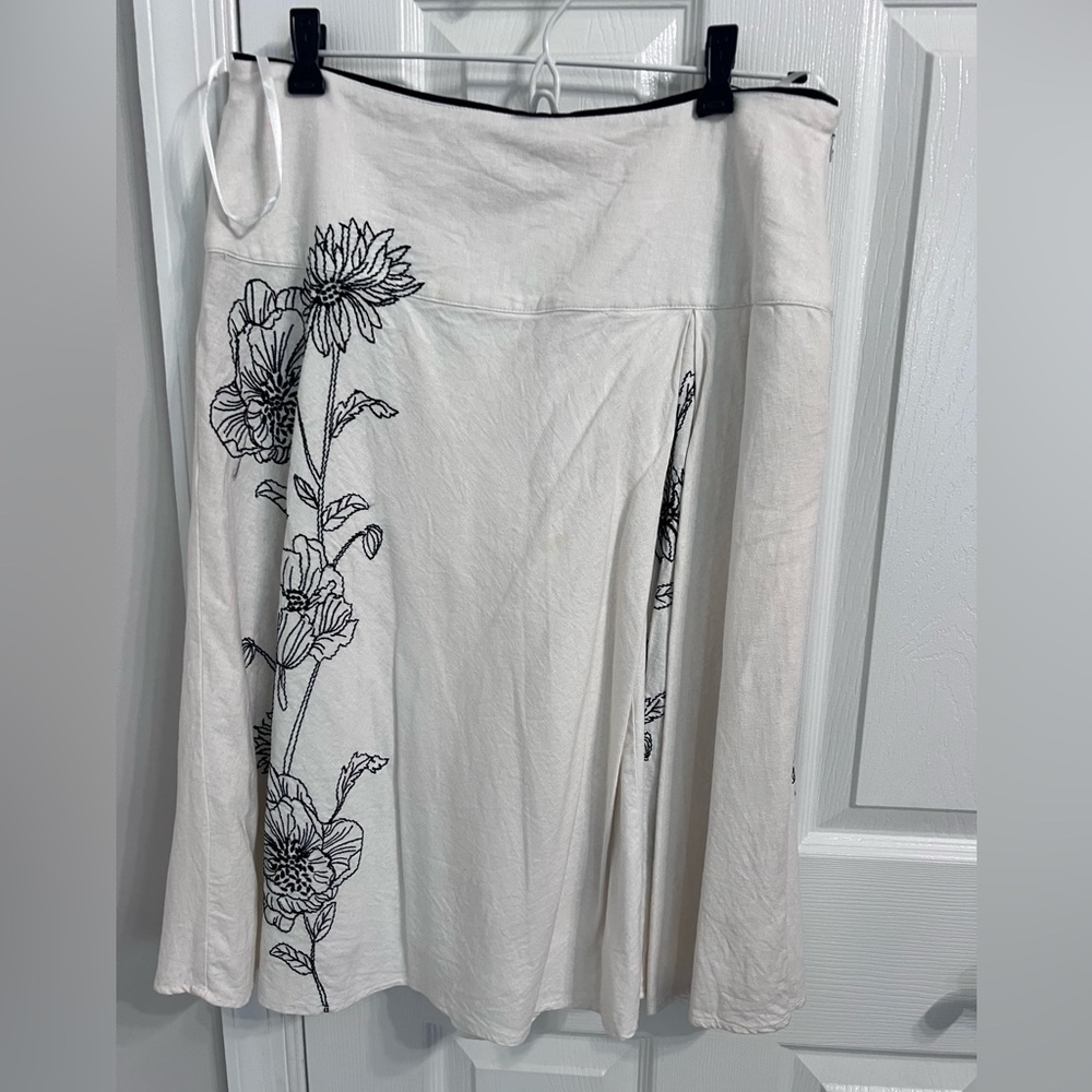 Carole Little White Midi Skirt with Black Floral Outline, Size 8